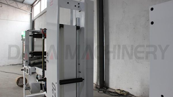 Estante de material con rodillo flotante